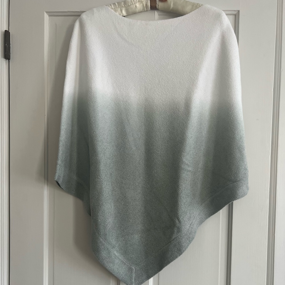 NWT Barefoot Dreams Ocean Breeze Poncho